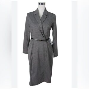 Max Studio Black and White Knitted MIDI-Long Sleeve Dress